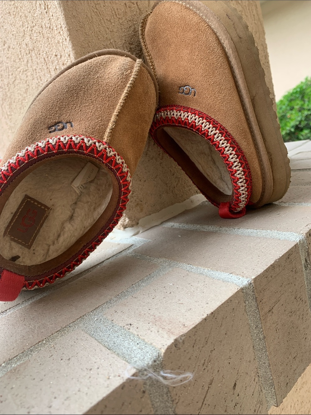 UGG Kids Chestnut Suede Slip-On Slippers with Red Trim